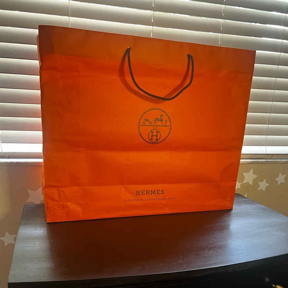 hermes gift bag (bundle of 2 the same size)